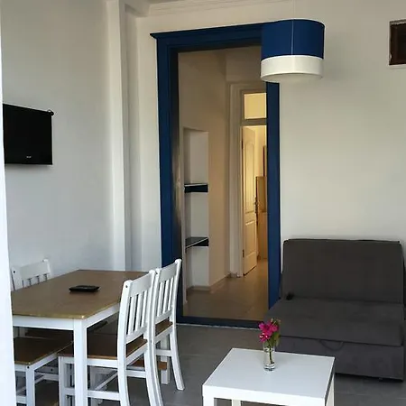 Yali Suites Lejlighedshotel