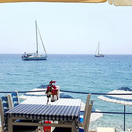 Yali Suites Lejlighedshotel