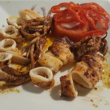 Yali Suites Lejlighedshotel