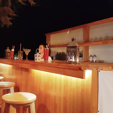 Yali Suites Lejlighedshotel