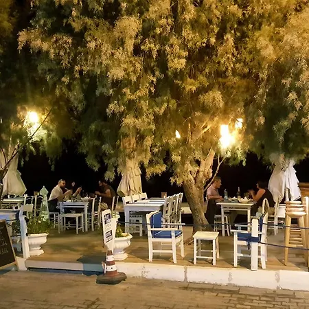 Yali Suites Lejlighedshotel