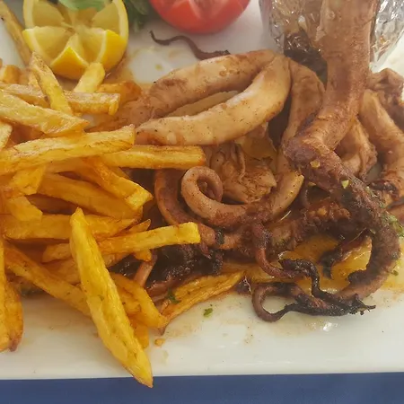 Yali Suites 아파트호텔 *