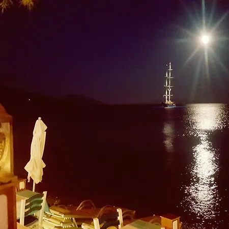 Yali Suites Lejlighedshotel Palamutbuku