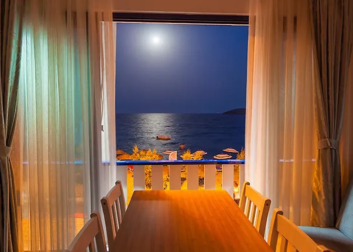 Yali Suites Aparthotel