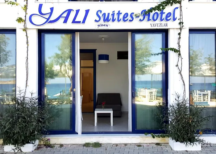 Yali Suites Aparthotel