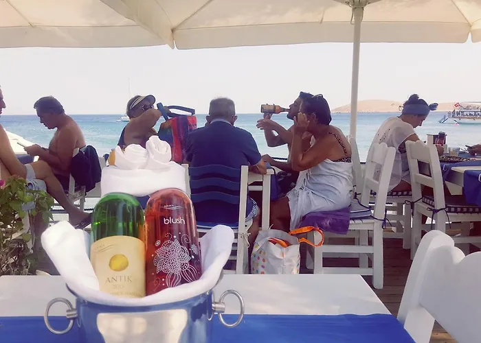 Yali Suites Aparthotel