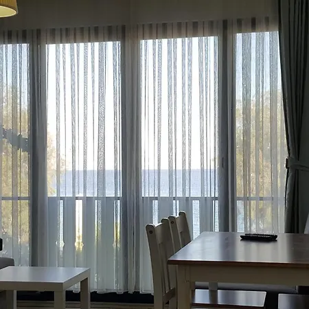 Yali Suites Palamutbuku